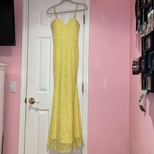 Beautiful yellow laced dress